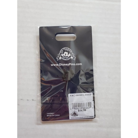 NEW Disney Cruise Line Pin 2020 Mediterranean Donald Duck Spain Guitar LE 600 - Picture 2 of 2